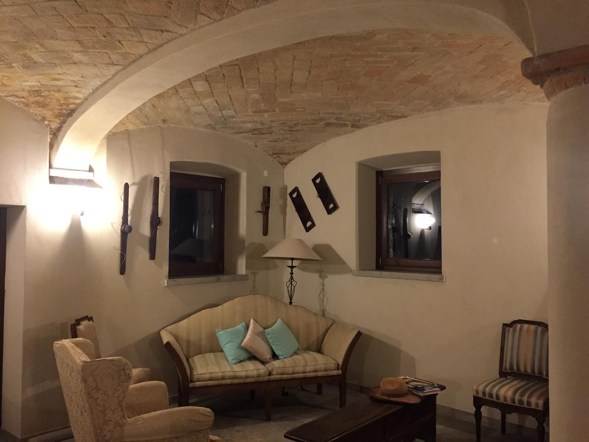 Agriturismo Laterzola 3.0 Fiorenzuola dʼArda Buitenkant foto